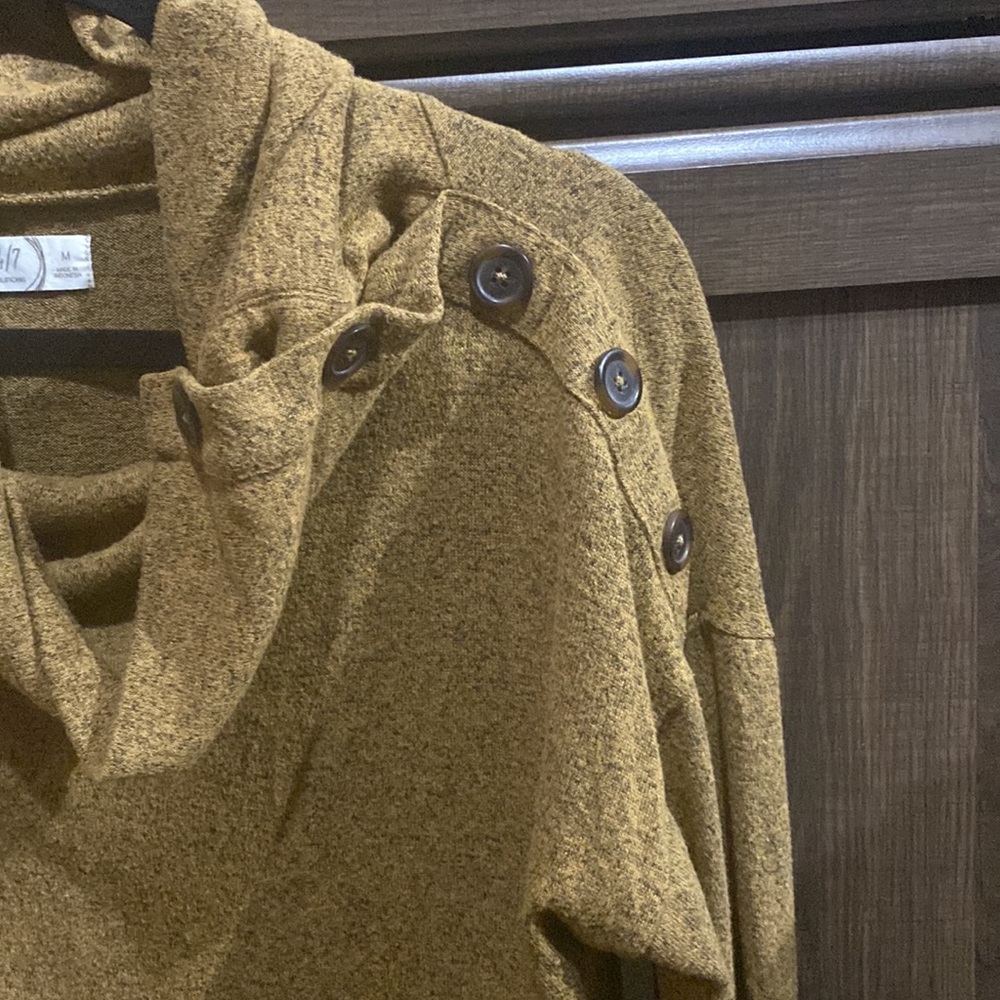 24/7 solid button cowl neck pullover , sweater , gold , cozy EUC size M maurices - Picture 5 of 7